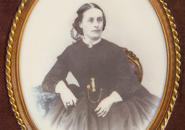 1865 photo of Caroline Scott Harrison